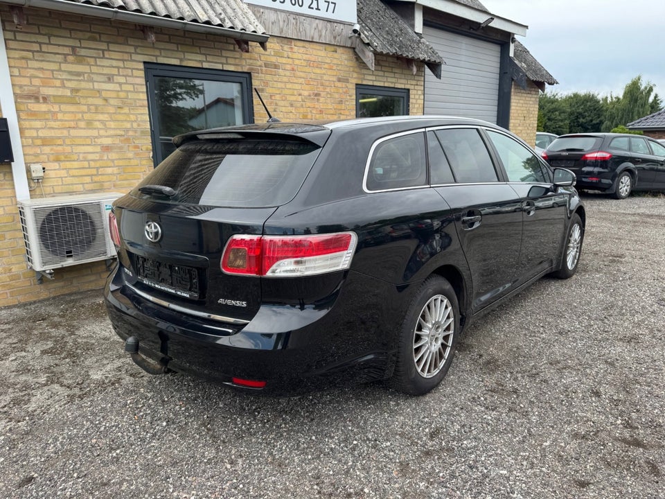 Toyota Avensis 1,8 VVT-i T2 stc. 5d
