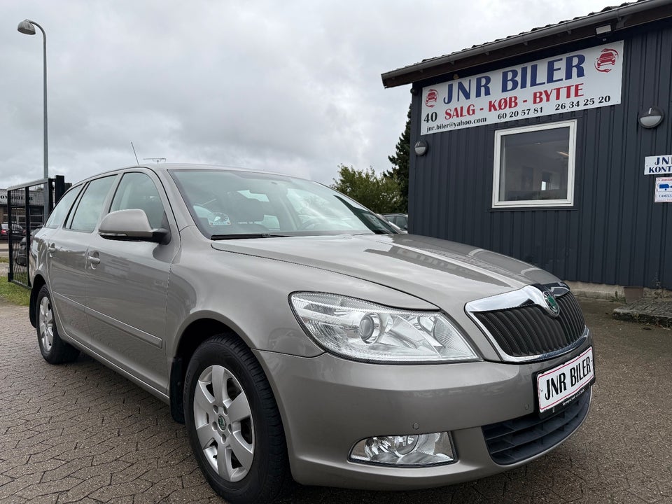Skoda Octavia 1,8 TSi 160 Elegance Combi 5d