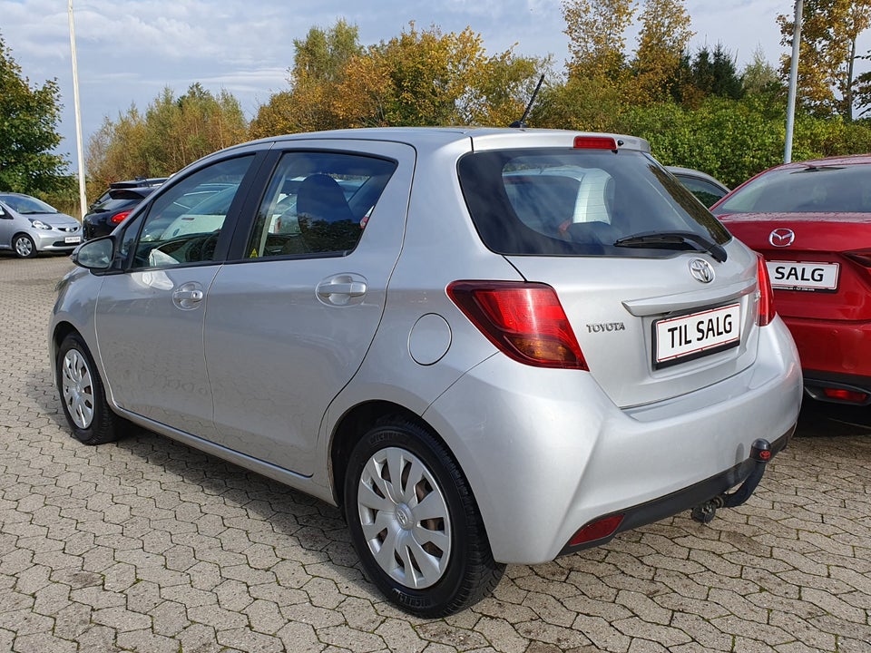 Toyota Yaris 1,0 VVT-i T2 5d