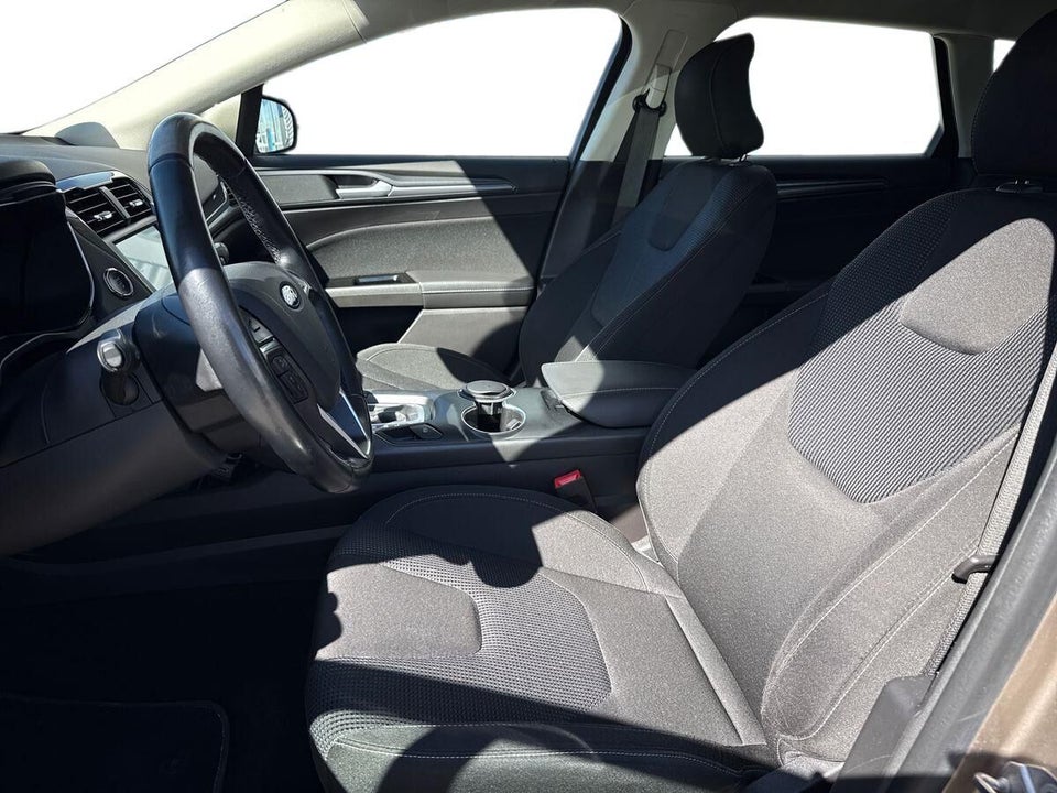 Ford Mondeo 2,0 HEV Titanium stc. CVT 5d