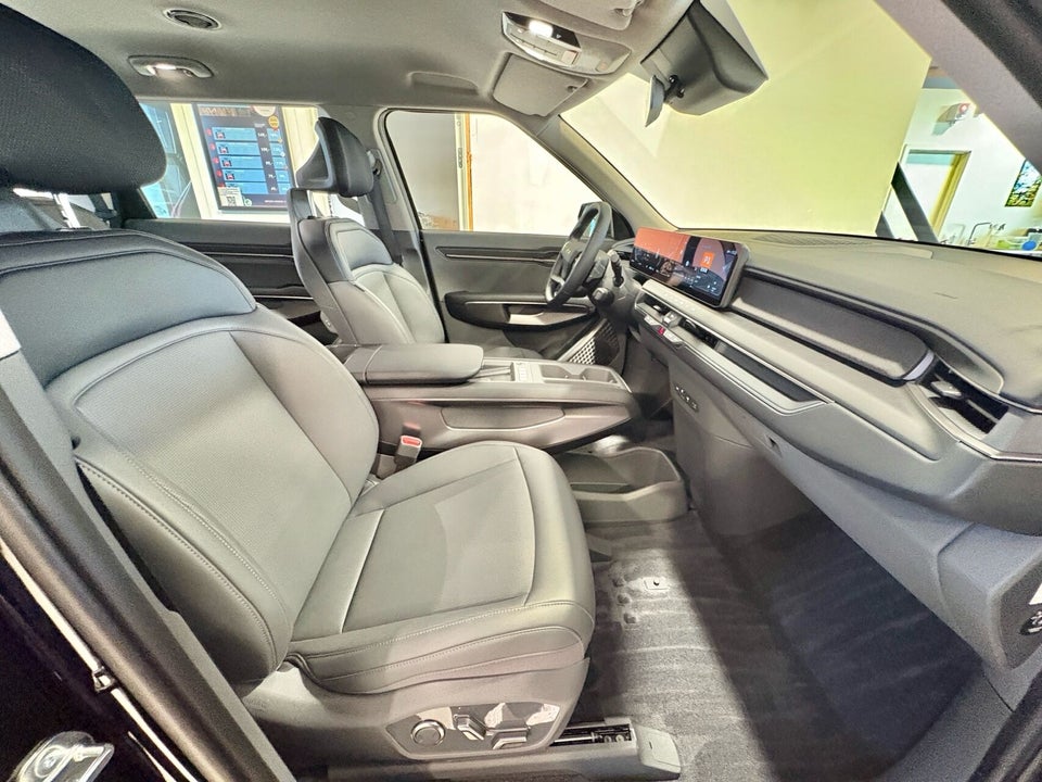 Kia EV9 76 Standard Range Upgrade RWD 7prs 5d