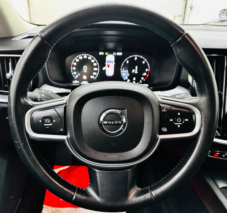 Volvo V60 2,0 B4 197 Momentum aut. 5d