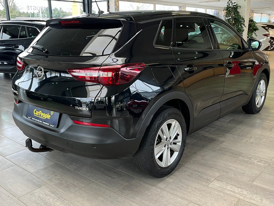 Opel Grandland X 1,2 T 130 Enjoy 5d