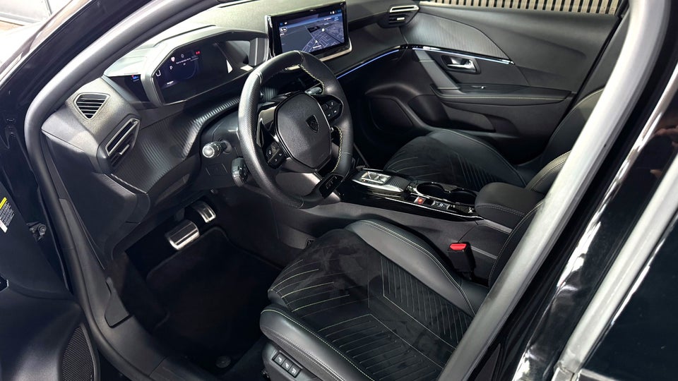 Peugeot e-208 54 GT 5d