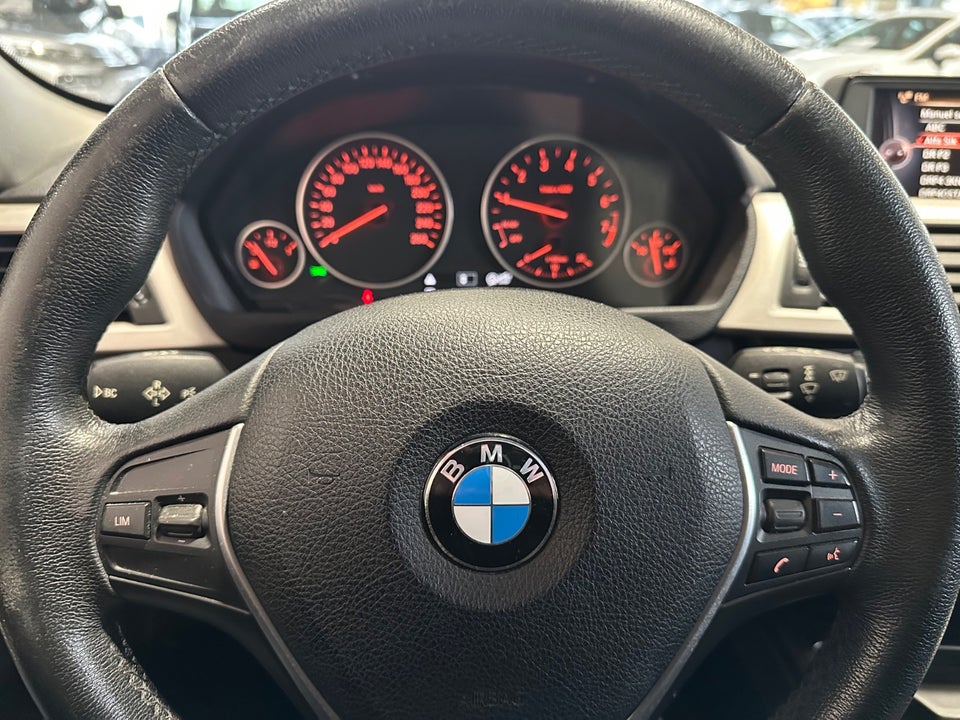BMW 318i 1,5 Touring 5d