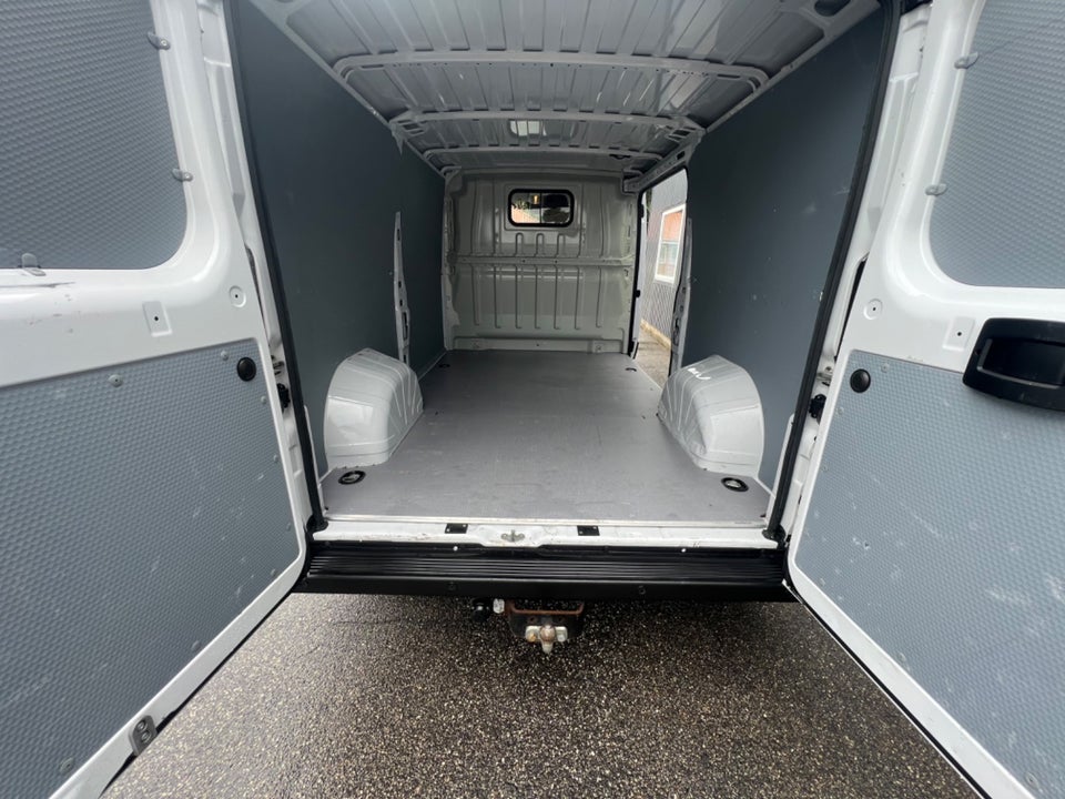 Peugeot Boxer 333 2,2 BlueHDi 165 L2H1 Premium