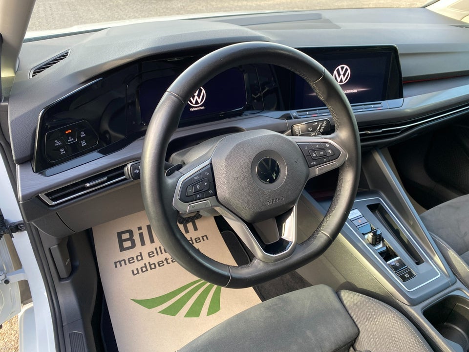 VW Golf VIII 2,0 TDi 150 Style DSG 5d