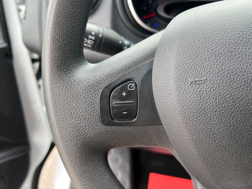 Renault Trafic T29 2,0 dCi 145 L2H1 EDC