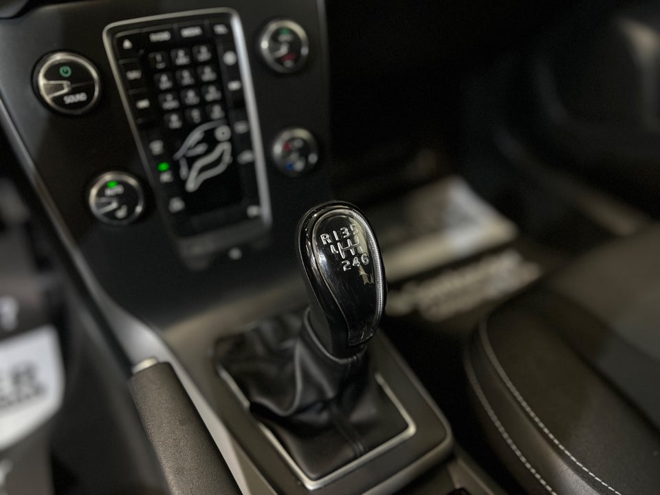 Volvo V40 1,6 T2 120 Kinetic 5d