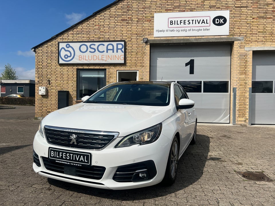 Peugeot 308 1,5 BlueHDi 130 Allure Sky 5d