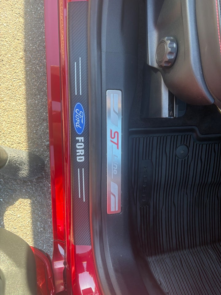 Ford Kuga 2,5 PHEV ST-Line X CVT 5d