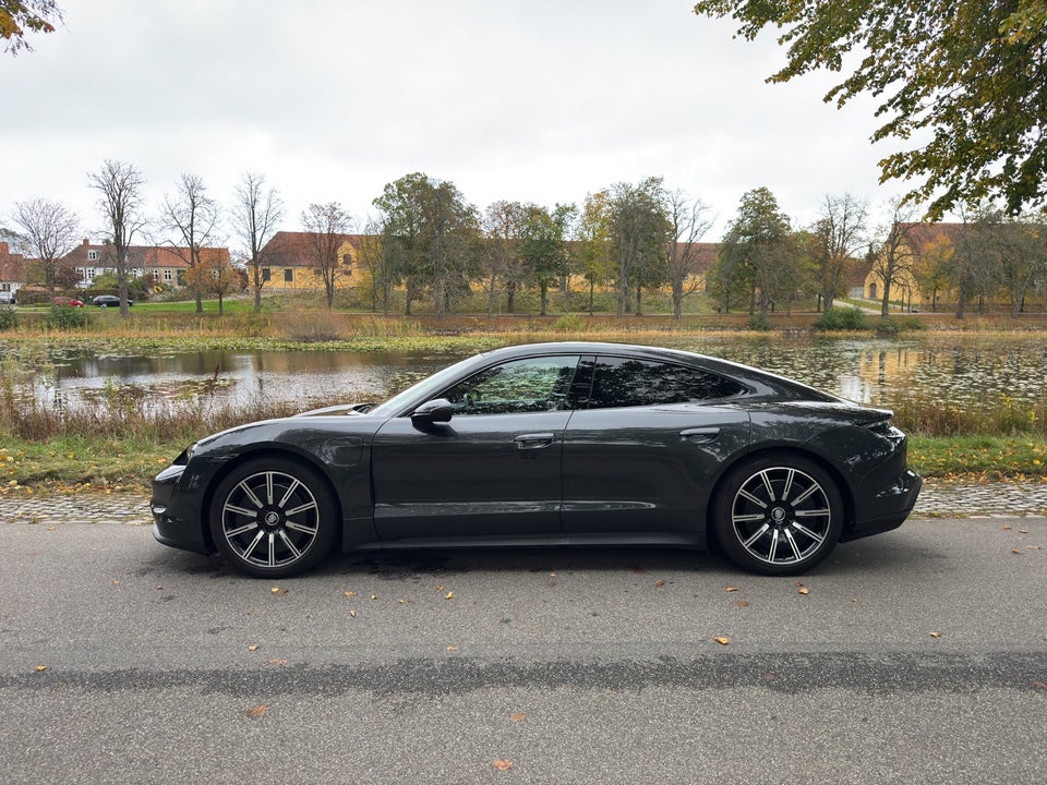 Porsche Taycan Performance+ 4d