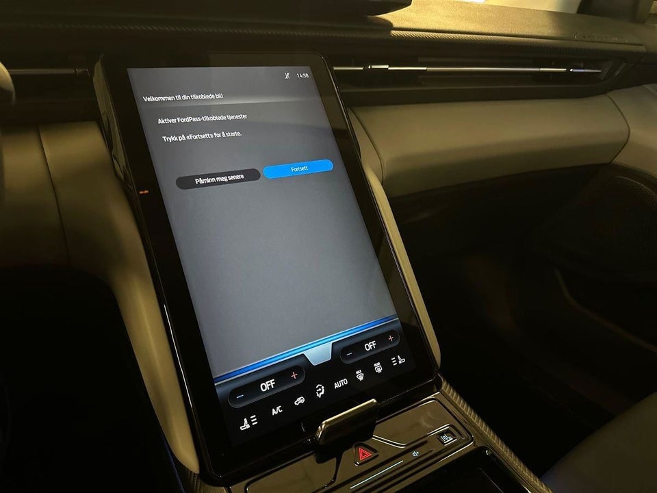 Ford Explorer 84 Premium Extended Range AWD 5d