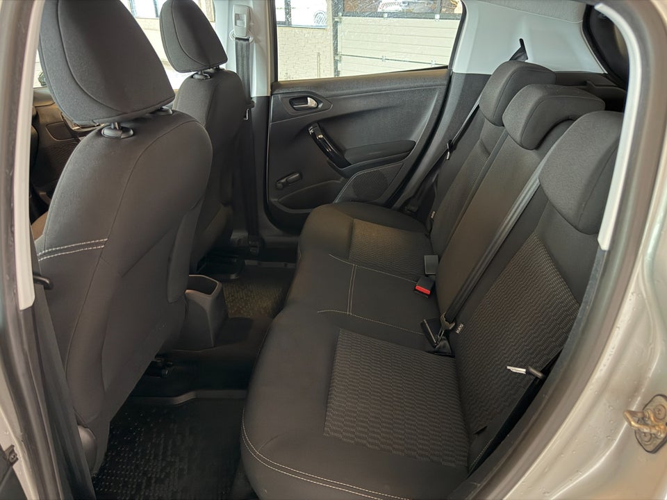 Peugeot 208 1,2 VTi 82 Active 5d