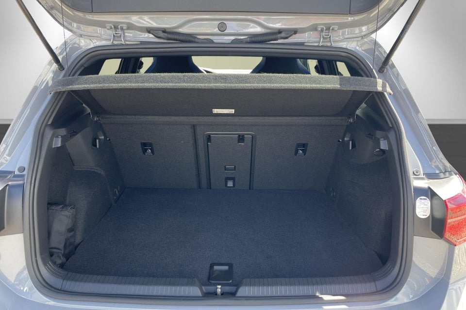 VW Golf VIII 1,4 GTE DSG 5d
