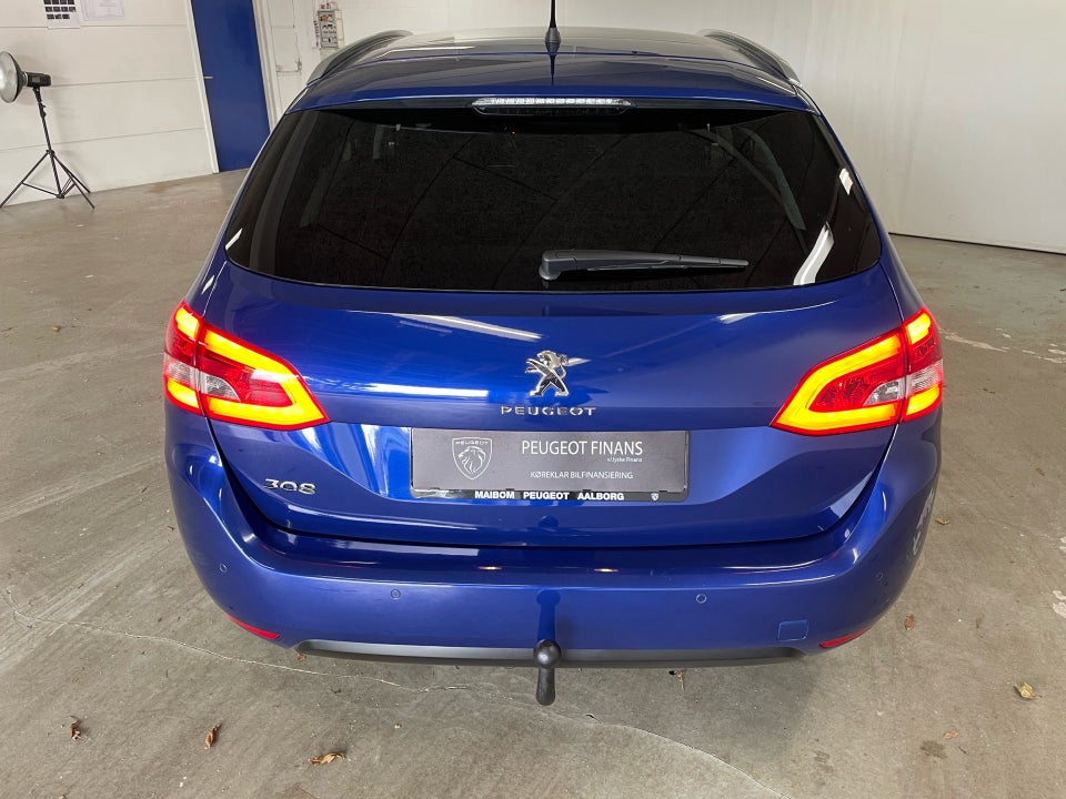 Peugeot 308 1,5 BlueHDi 130 Prestige SW EAT6 5d