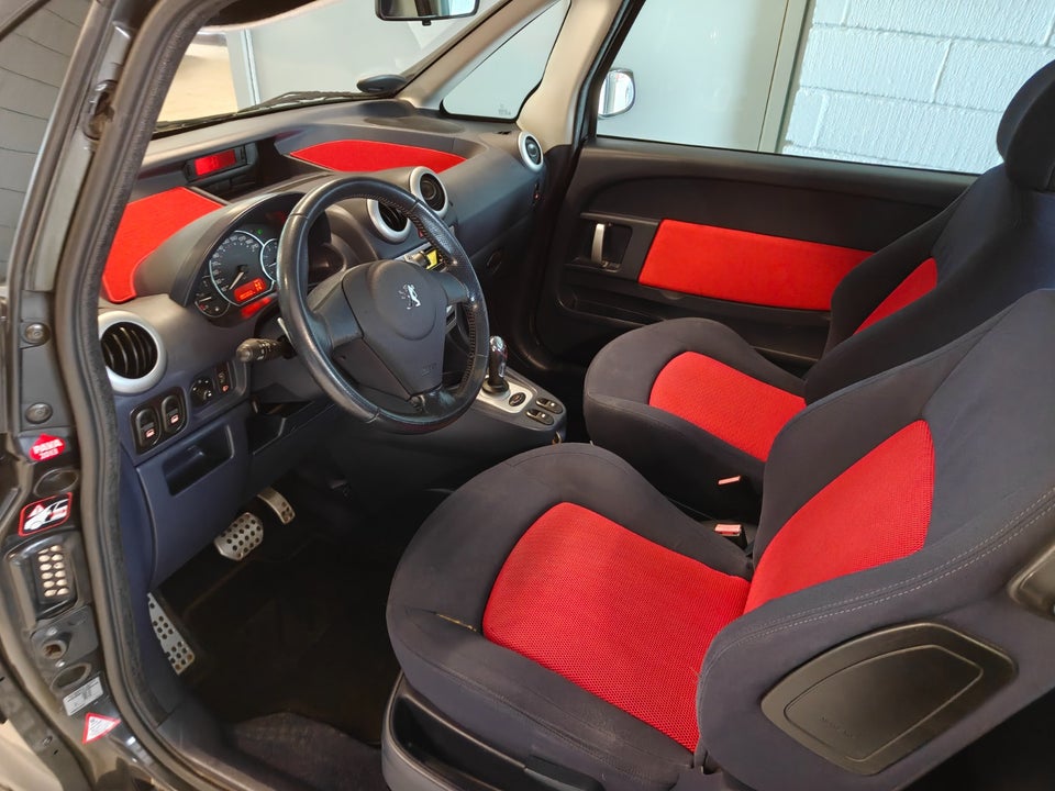 Peugeot 1007 1,6 Sporty 2-tr. 3d