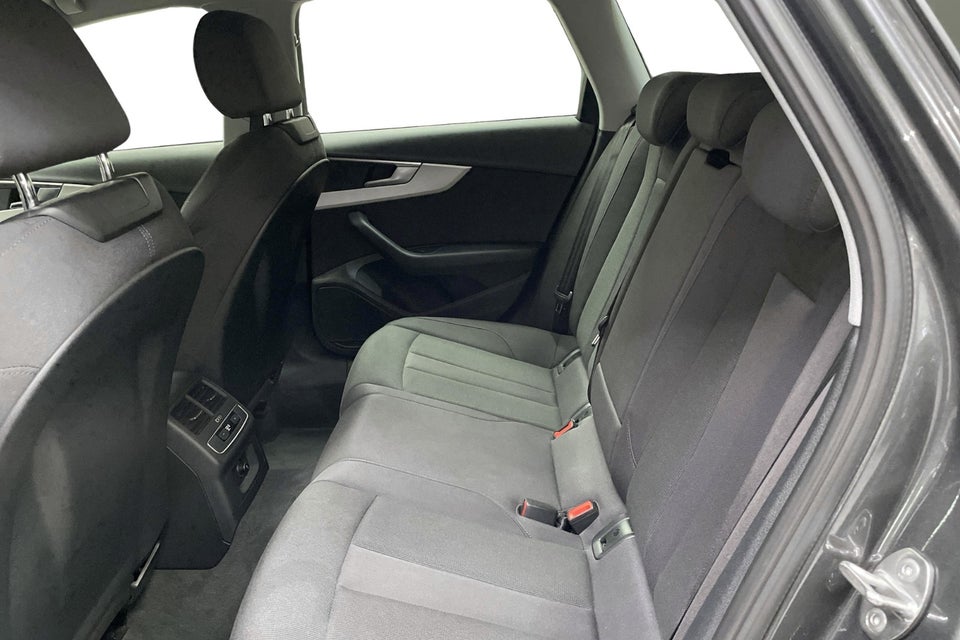 Audi A4 40 TFSi S-line plus Avant S-tr. 5d