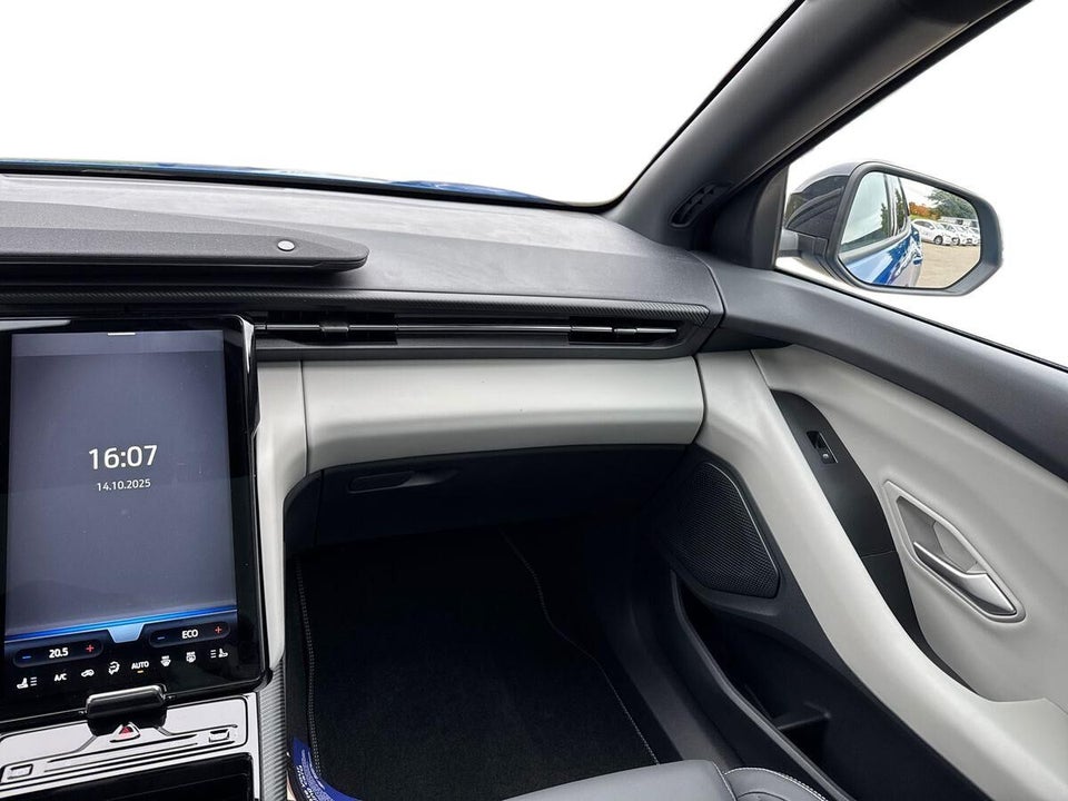 Ford Explorer 84 Premium Extended Range AWD 5d