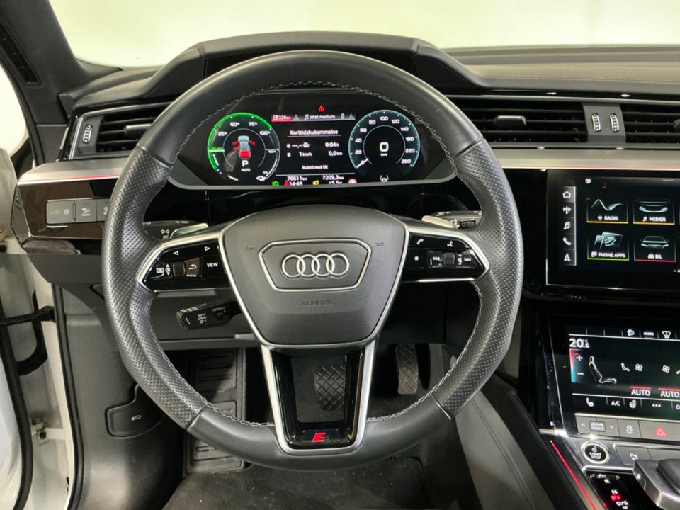 Audi e-tron 55 S-line quattro 5d