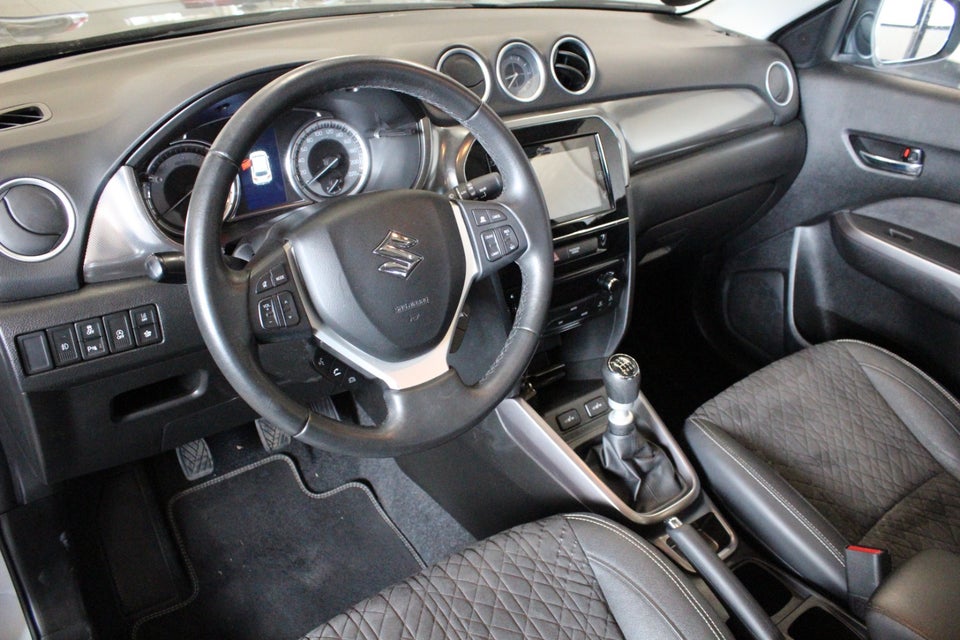 Suzuki Vitara 1,4 mHybrid Adventure 5d