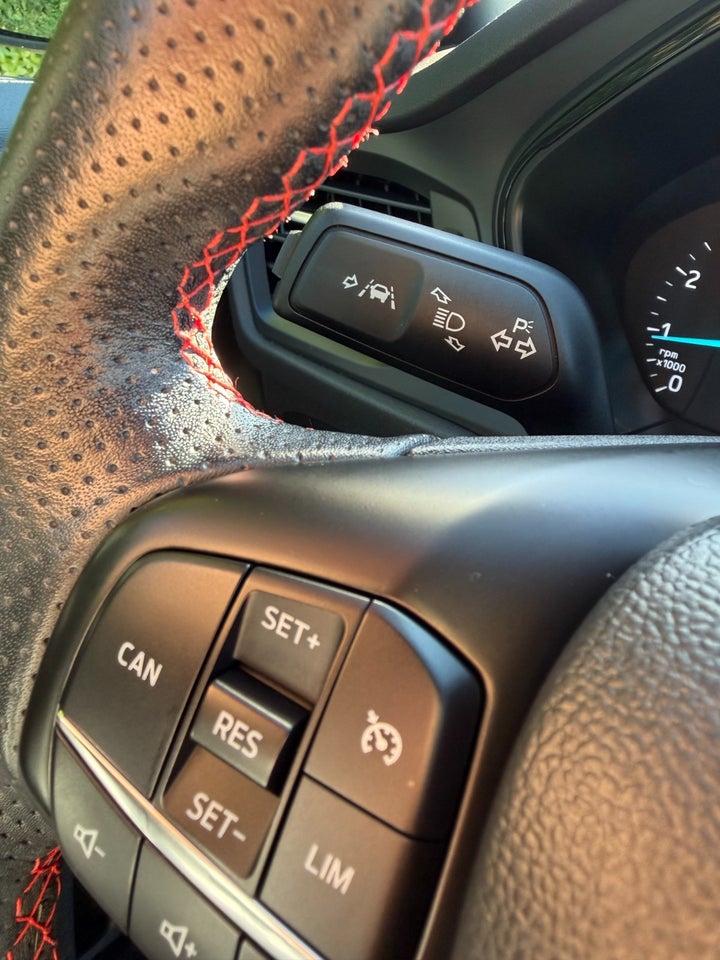 Ford Focus 1,0 EcoBoost ST-Line stc. 5d