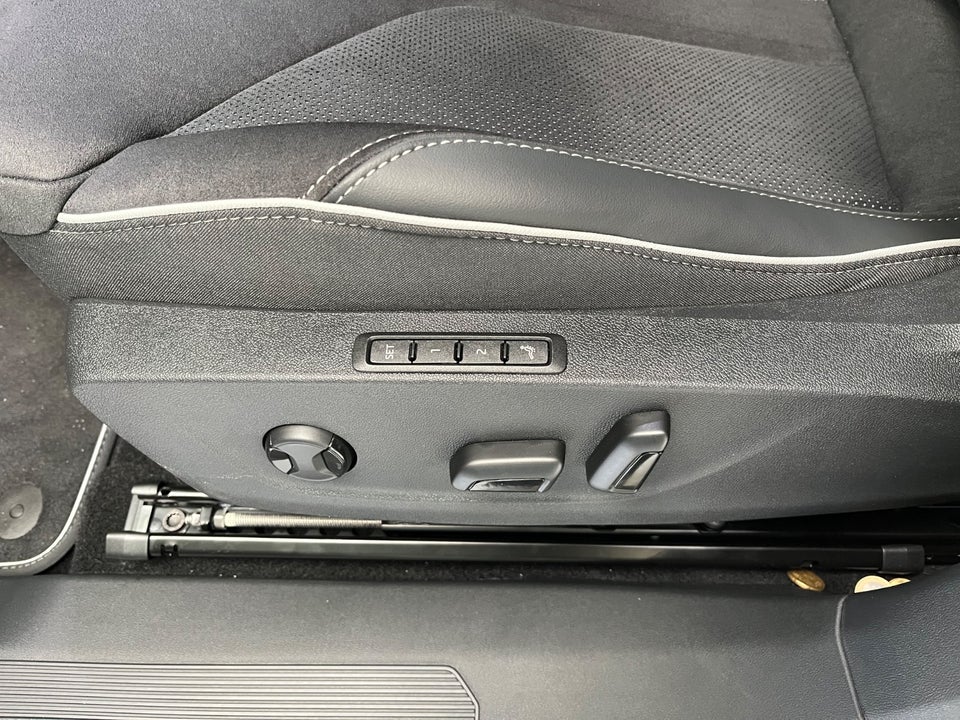 Skoda Enyaq 85 iV Sportline Advanced 5d