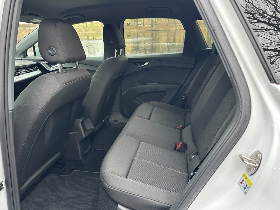 Audi Q4 e-tron 35 S-line 5d