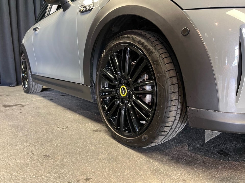 MINI Cooper SE Yours Lounge 3d