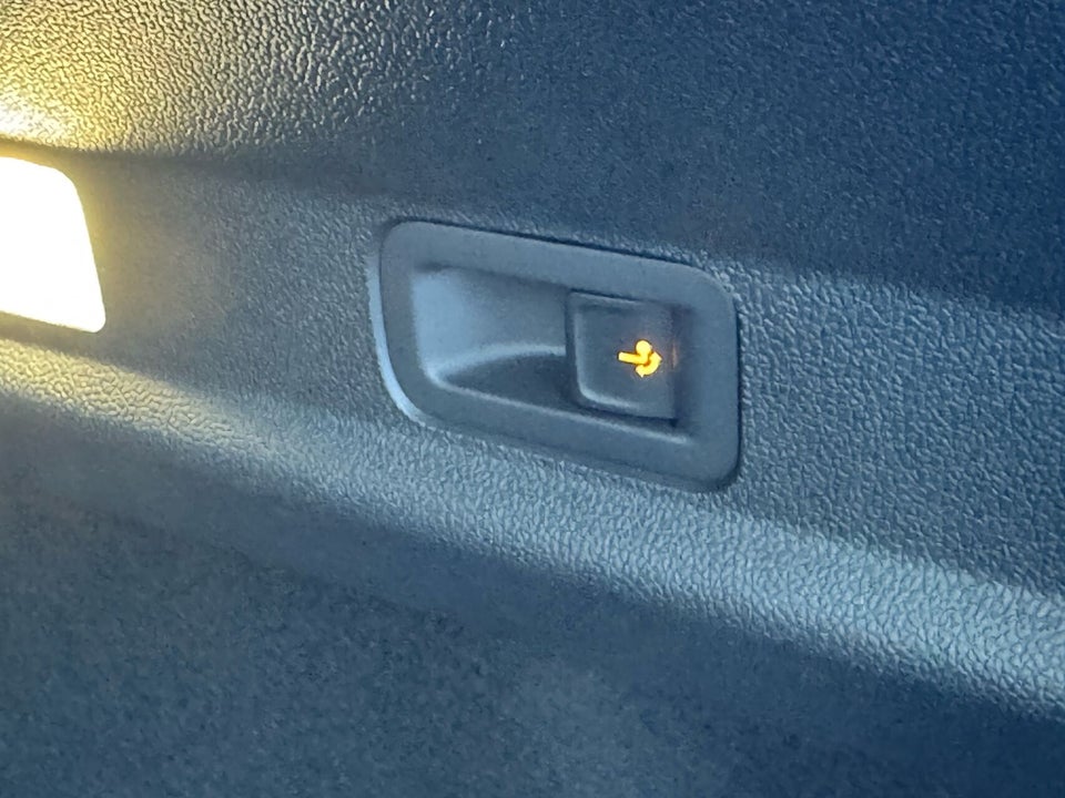 Ford Capri 77 Premium Extended Range 5d