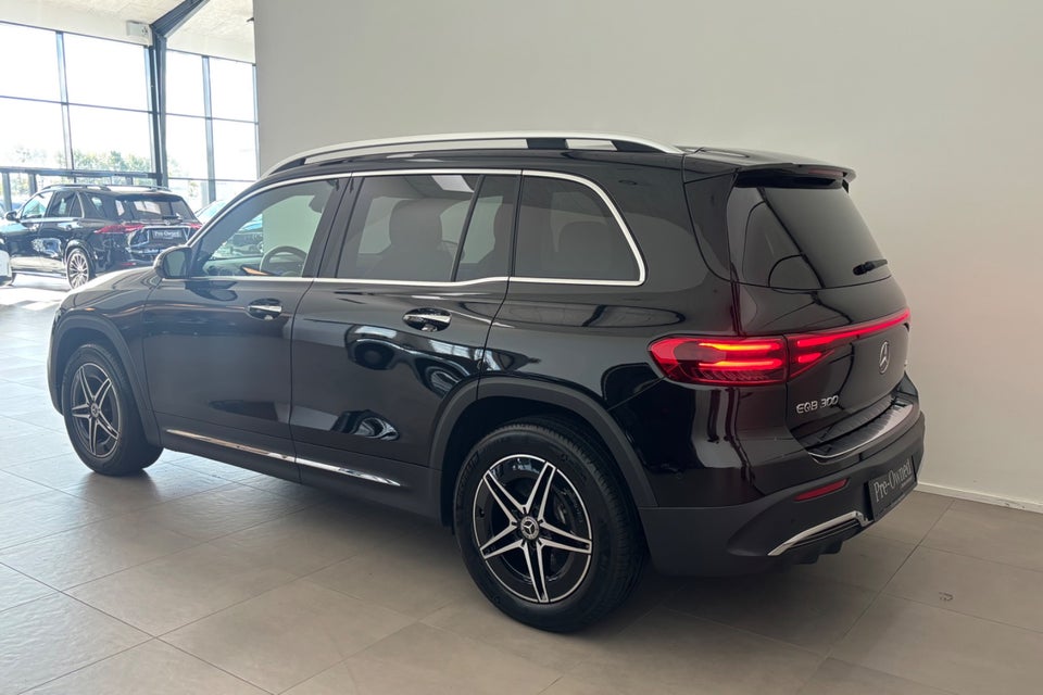 Mercedes EQB300 AMG Line 4Matic 5d