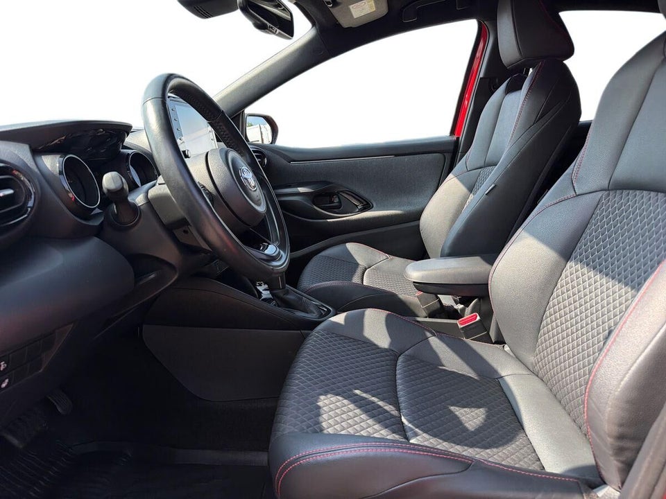 Toyota Yaris 1,5 Hybrid H3 Premier Edition e-CVT 5d
