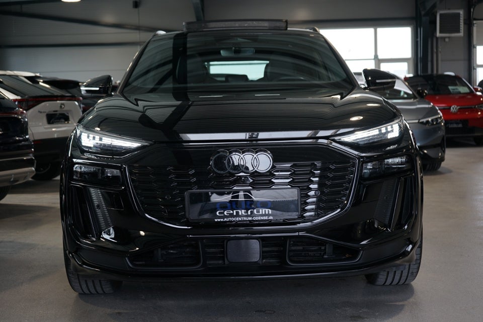 Audi SQ6 e-tron quattro 5d