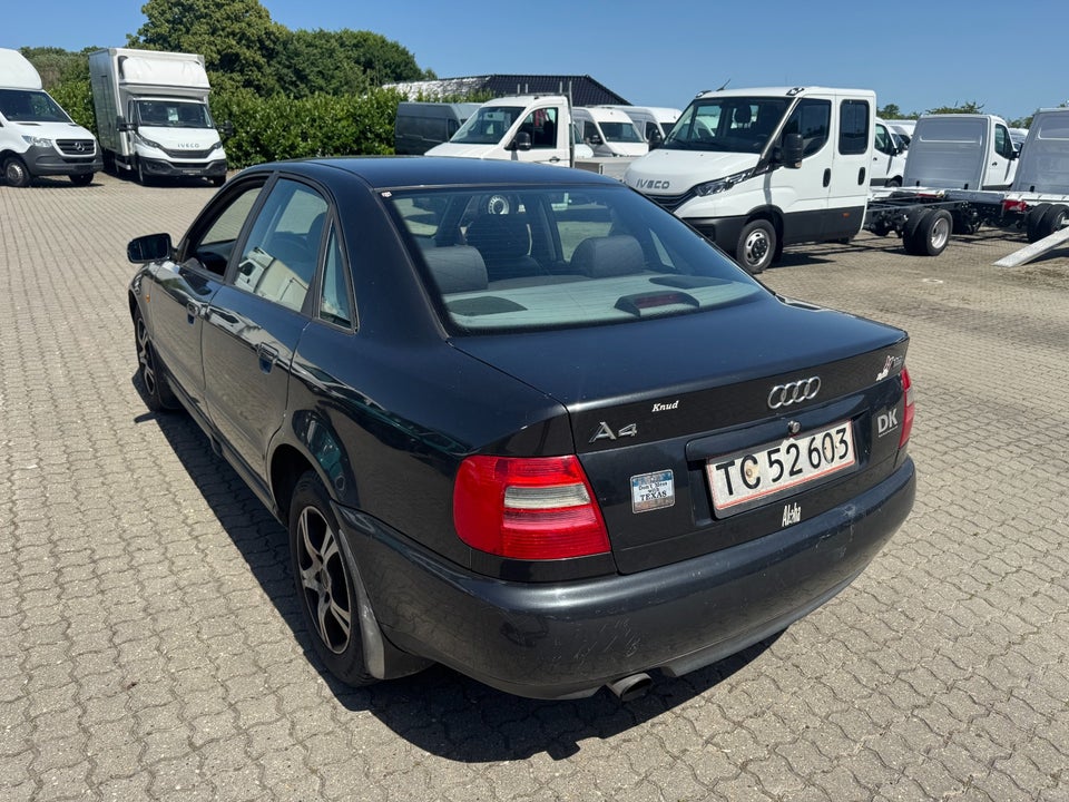 Audi A4 1,6  4d