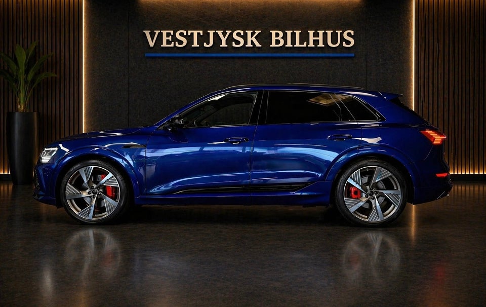 Audi Q8 e-tron 55 S-line quattro 5d