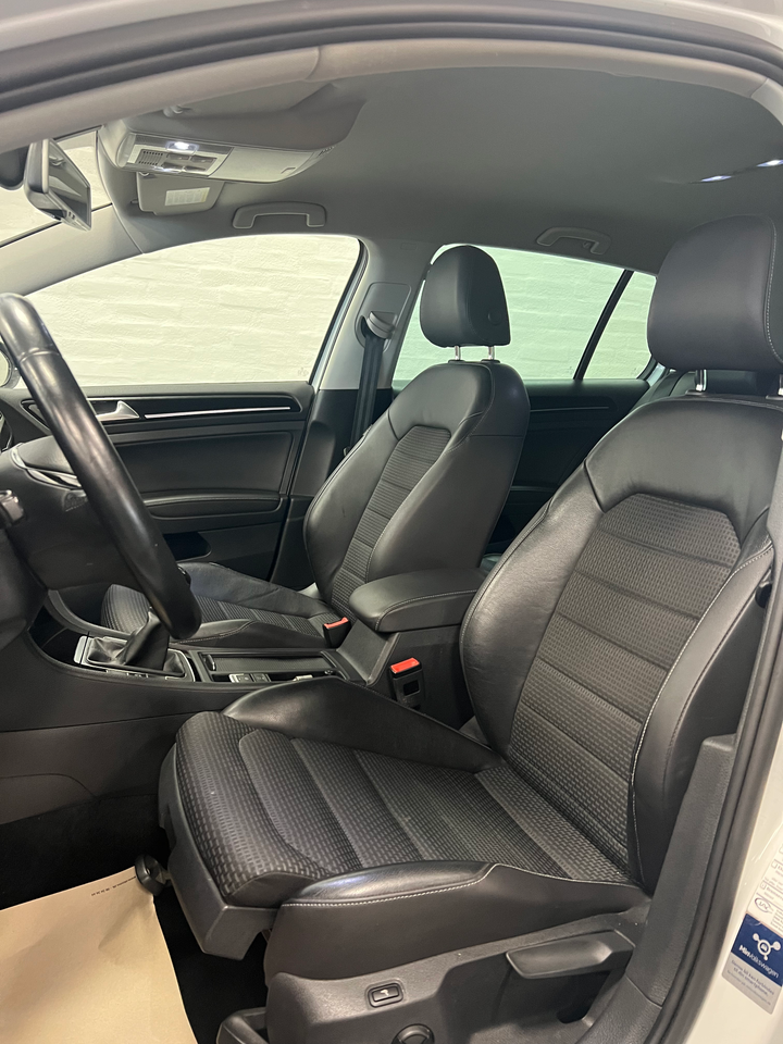 VW Golf VII 2,0 TDi 150 Highline BMT 5d
