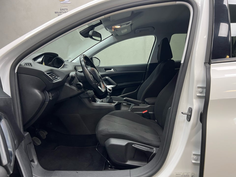 Peugeot 308 1,6 BlueHDi 120 Allure 5d