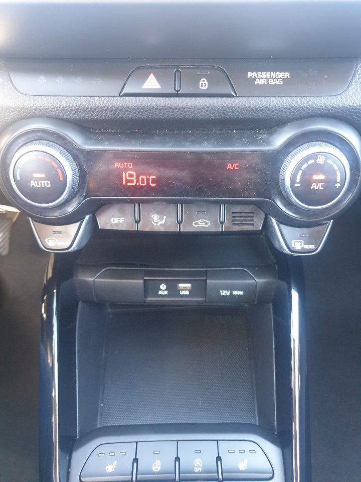 Kia Stonic 1,0 T-GDi Advance Intro 5d