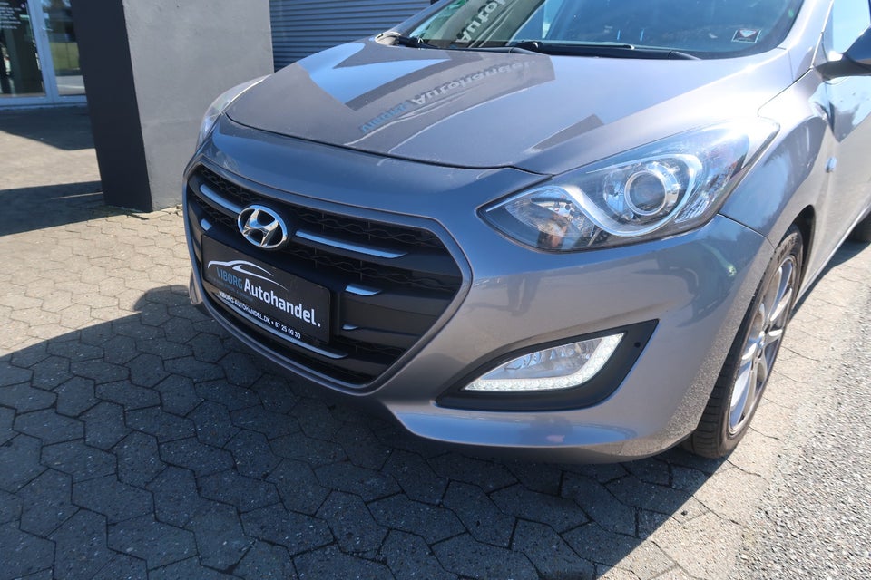 Hyundai i30 1,6 CRDi 110 Premium CW 5d
