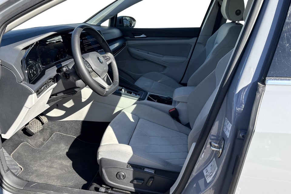 VW Golf VIII 1,4 eHybrid DSG 5d