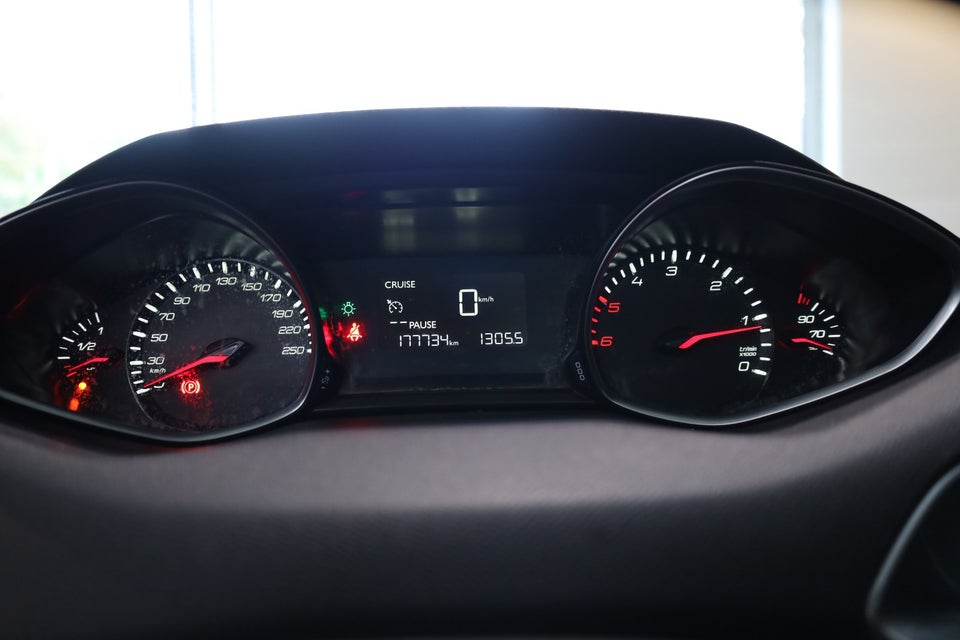 Peugeot 308 1,6 BlueHDi 120 Allure Sky 5d