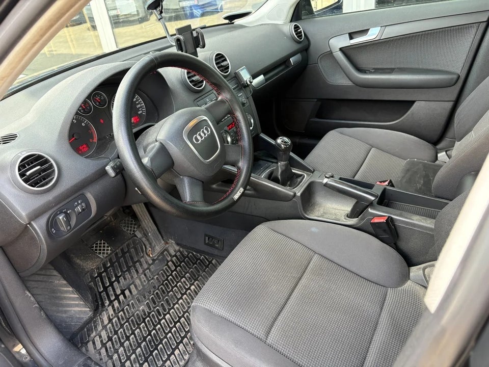 Audi A3 1,6 Ambiente Sportback 5d