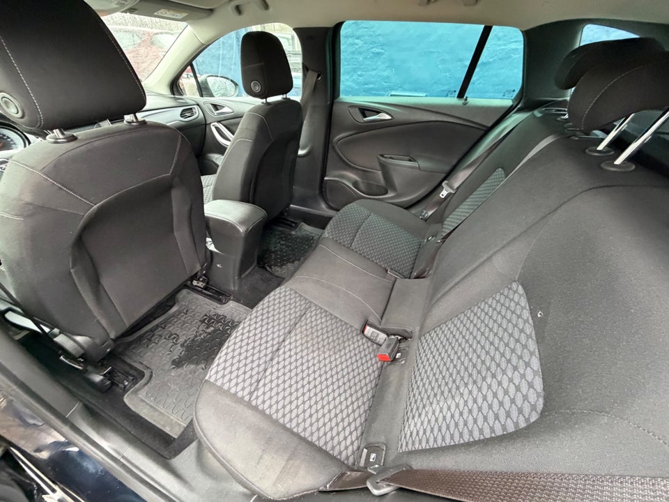 Opel Astra 1,6 CDTi 136 Excite Sports Tourer 5d