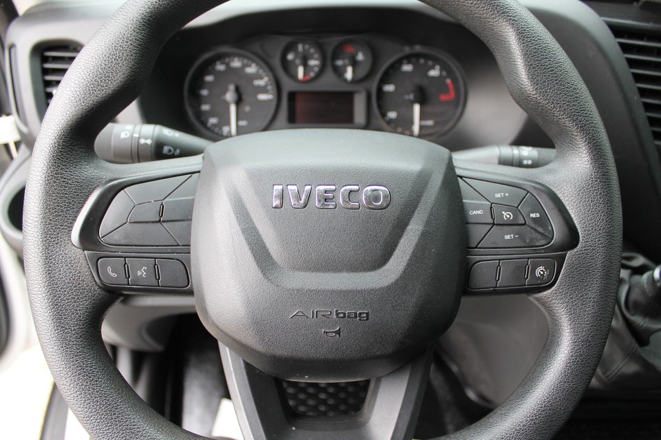 Iveco Daily 2,3 35S14 Alukasse m/lift