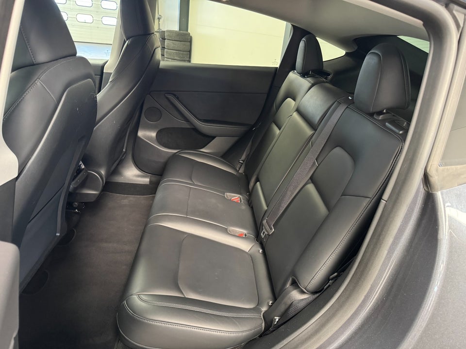 Tesla Model Y Long Range AWD 5d