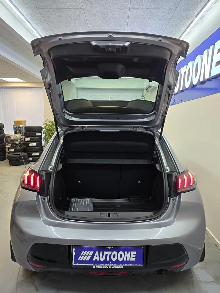 Peugeot 208 1,2 PureTech 100 Allure EAT8 5d