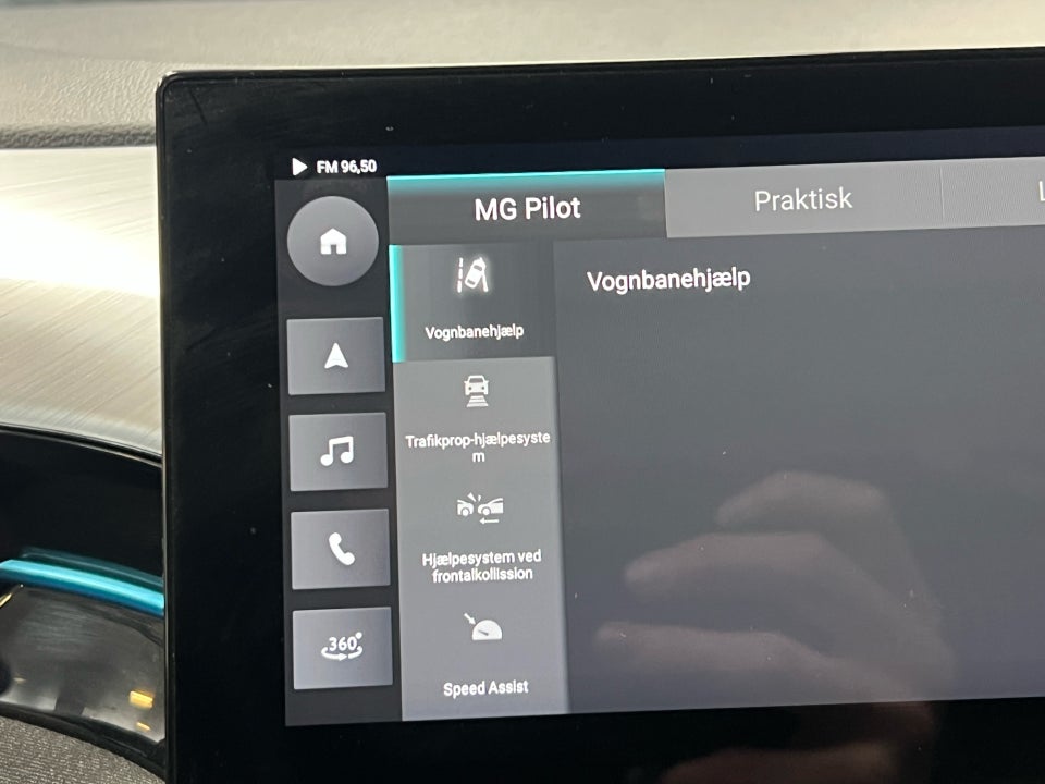 MG MG5 50 Luxury 5d