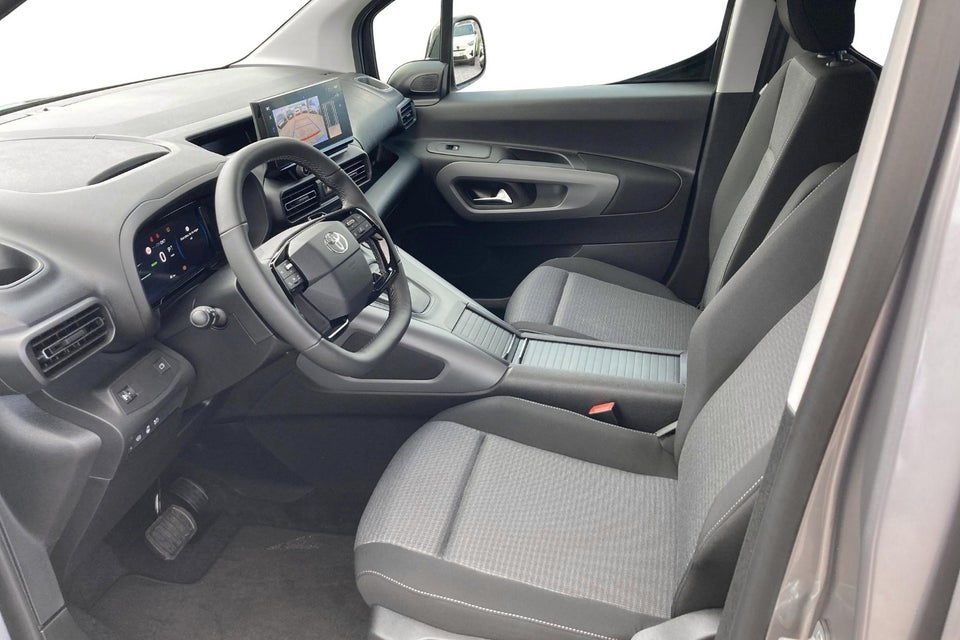 Toyota ProAce City Verso 50 Medium Family 5d
