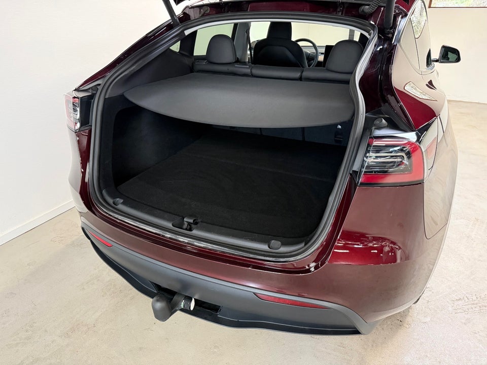 Tesla Model Y Long Range AWD 5d
