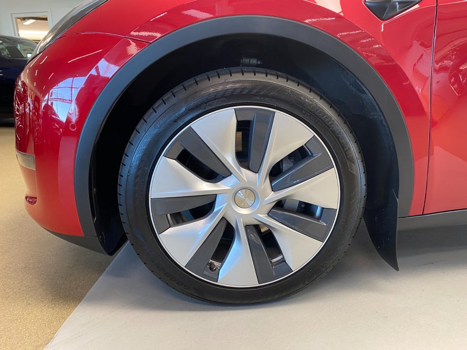 Tesla Model Y Long Range AWD 5d